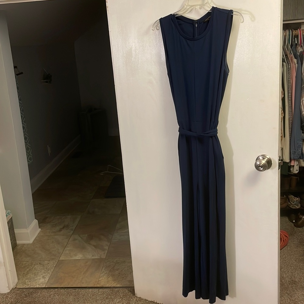 Banana republic wide legged jumpsuit in navy - size 6